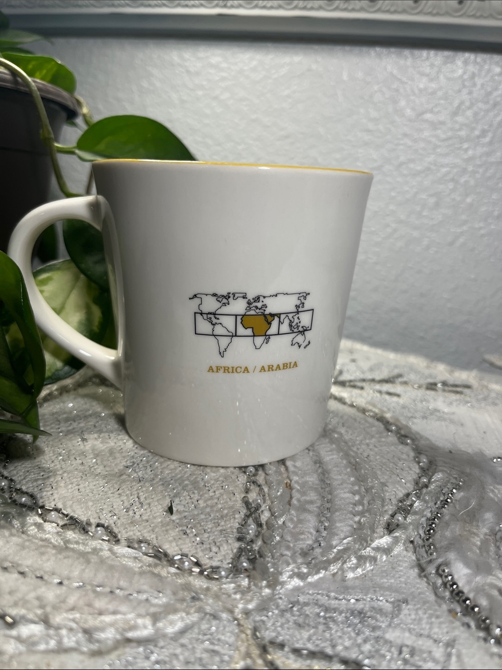 EUC 2006 Starbucks Arabia Mocha Sanani Africa Coffee Mug Yellow Interior 16oz
